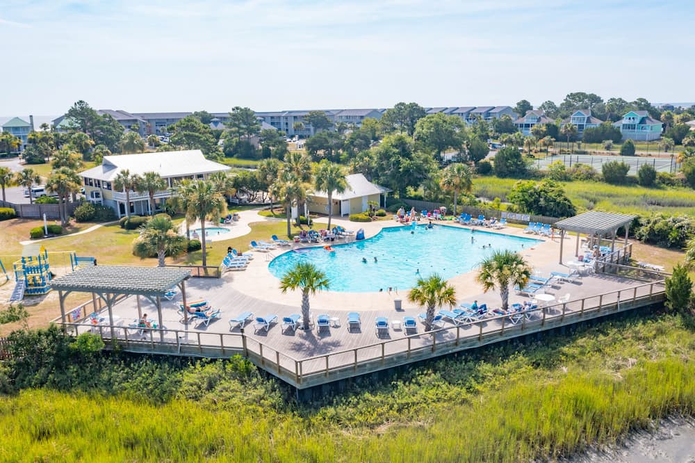 Harbor Island Pool