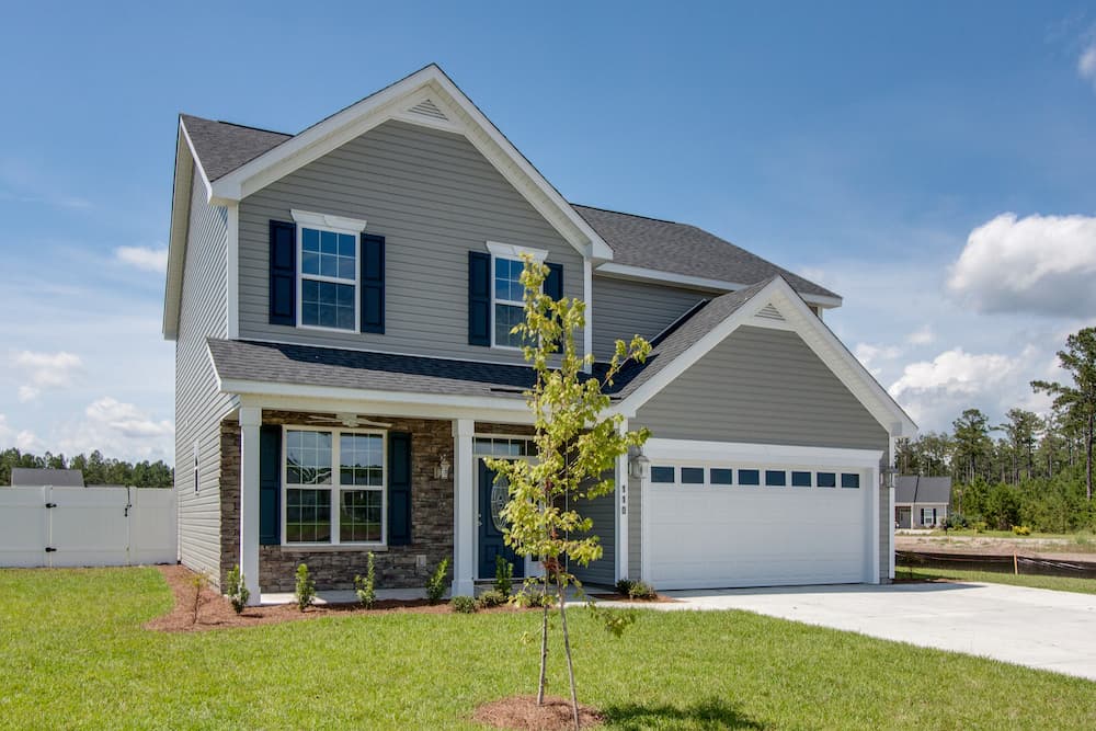 Family home in Hearthstone Lakes